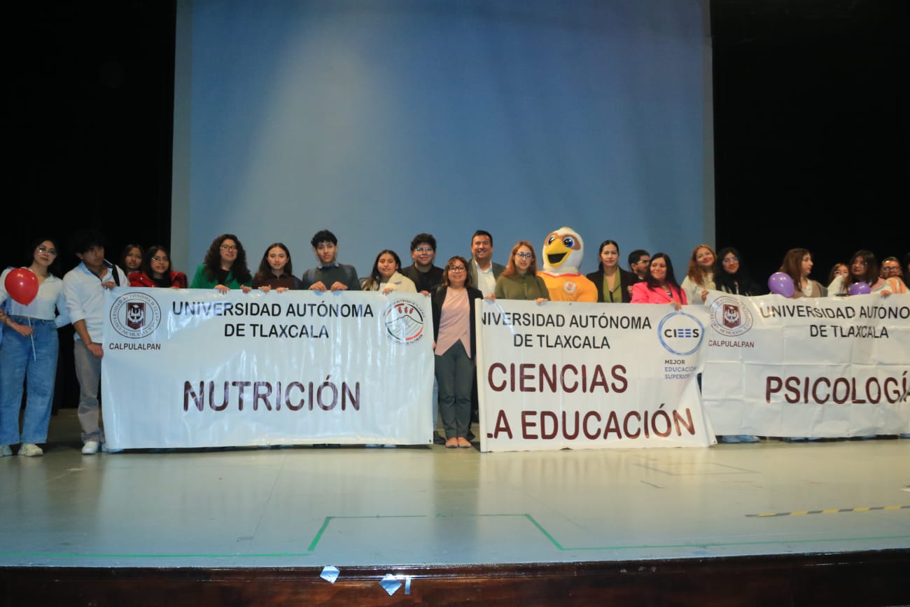 Rector de la UATx encabeza bienvenida a estudiantes de nuevo ingreso a la UATx